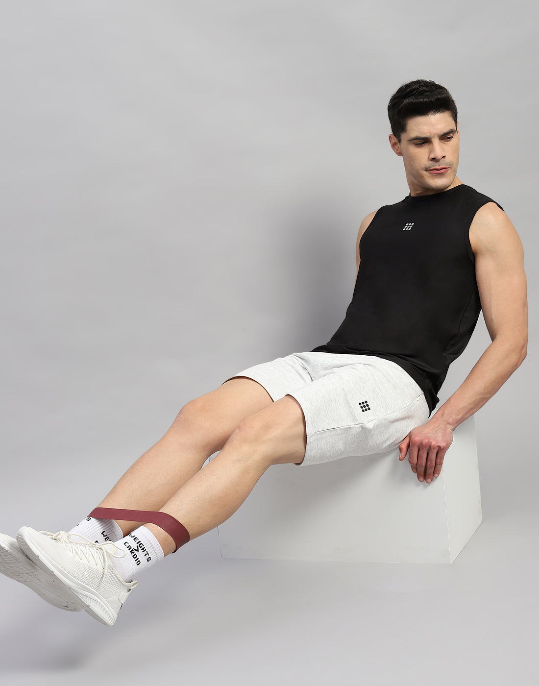 Men Black Solid Round Neck Sleeveless T-Shirt