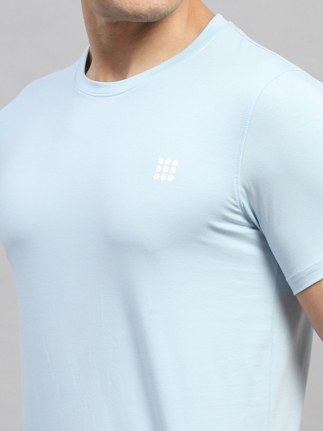 Rock.it Men Sky Blue Solid Round Neck Half Sleeve T-Shirt