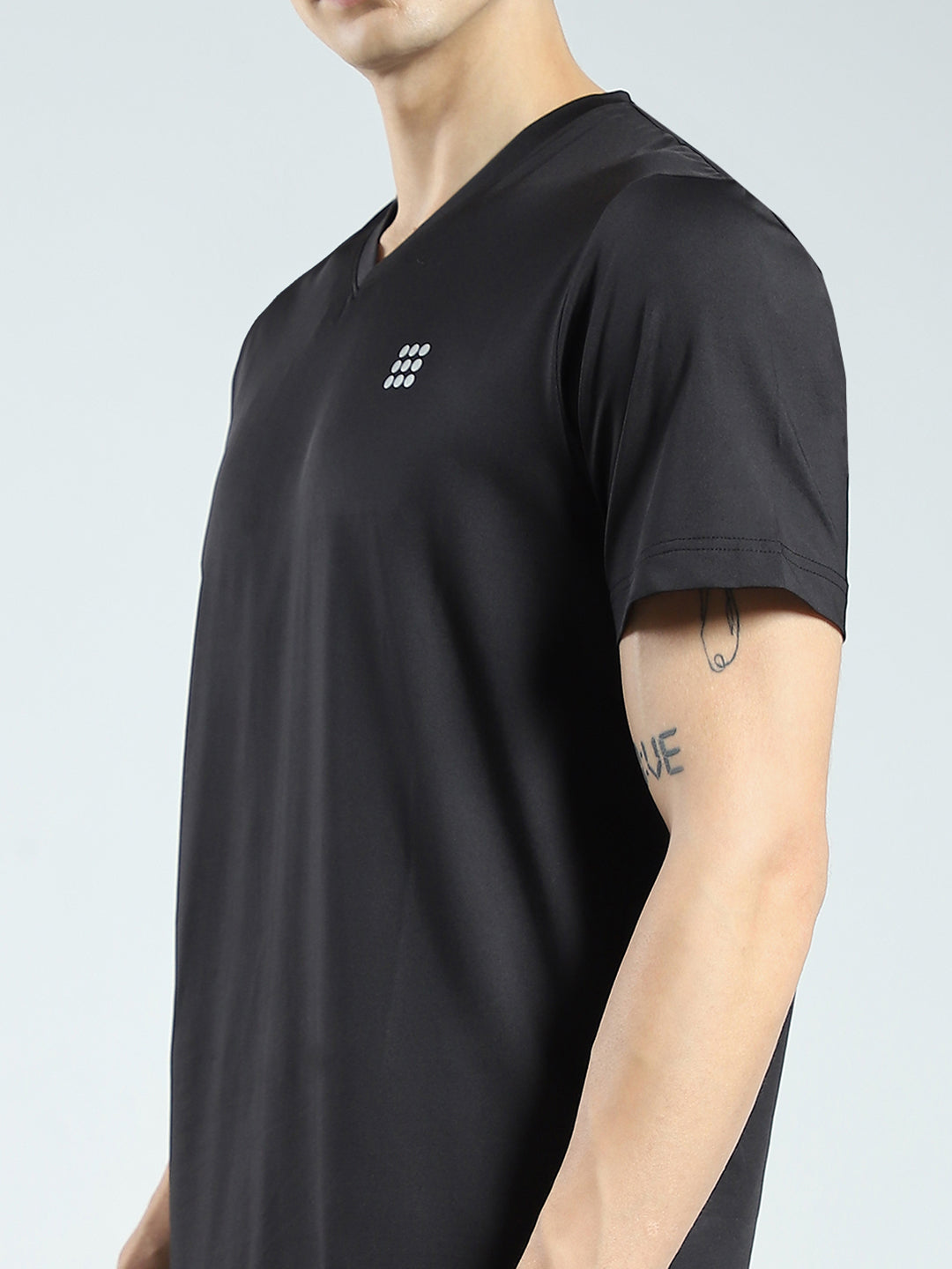Men Black Solid V Neck Half Sleeve T-Shirt