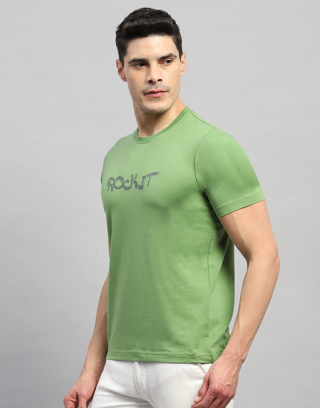 Men Green Solid Round Neck Half Sleeve T-Shirt