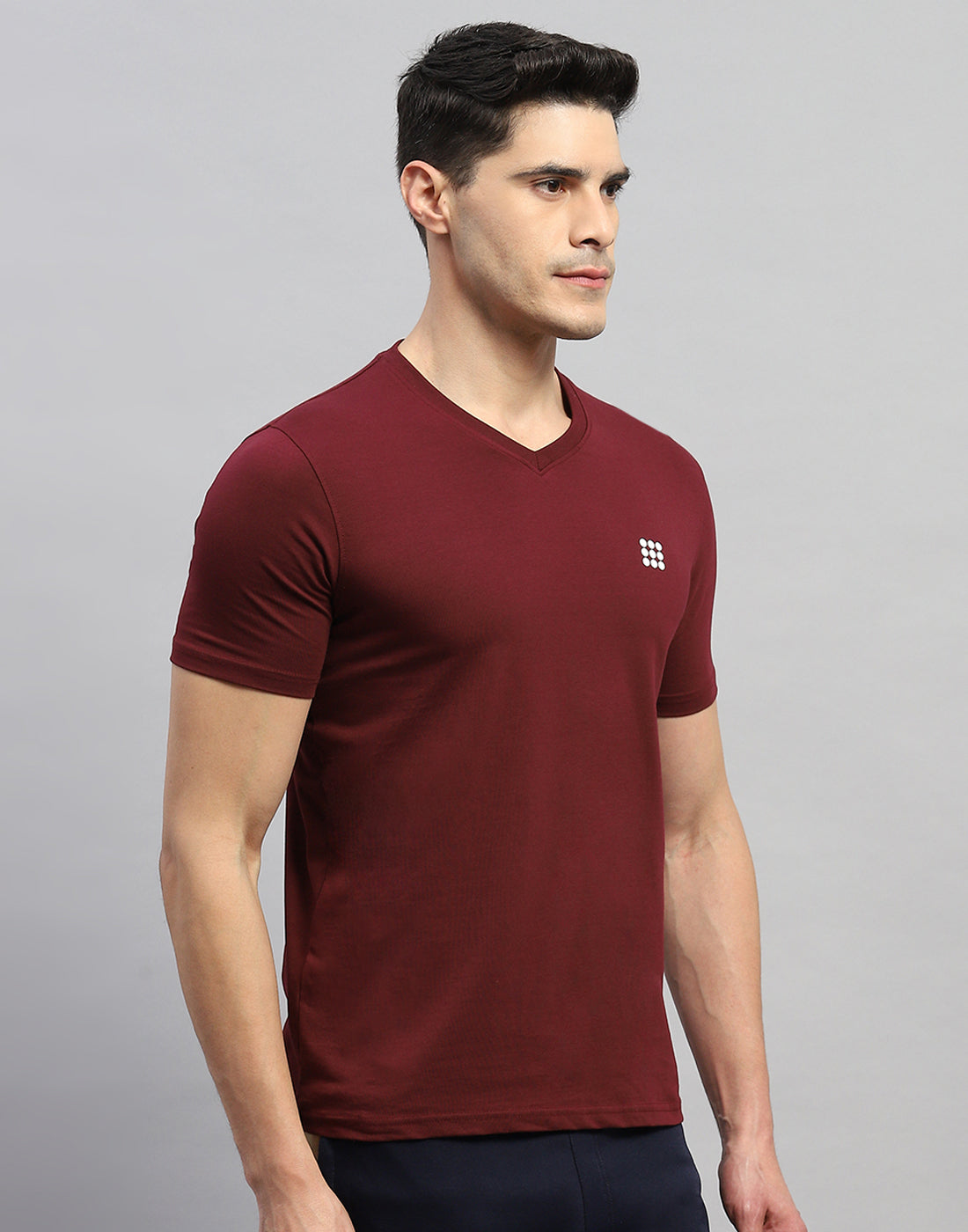 Men Maroon Solid V Neck Half Sleeve T-Shirt