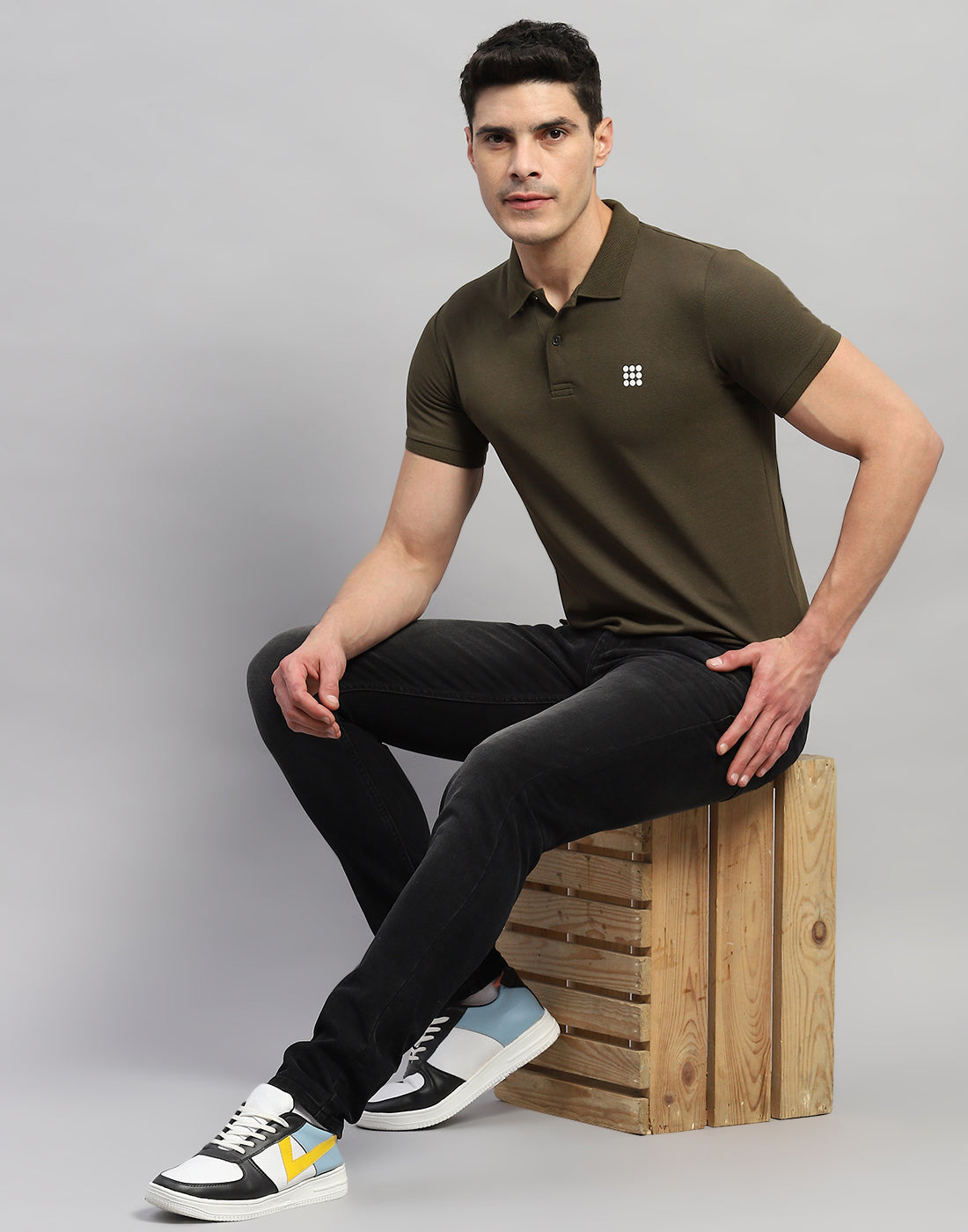 Men Olive Solid Polo Collar Half Sleeve T-Shirt