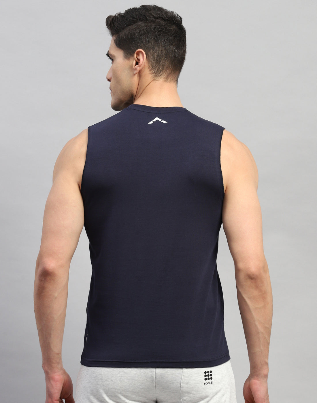 Men Navy Blue Solid Round Neck Sleeveless T-Shirt