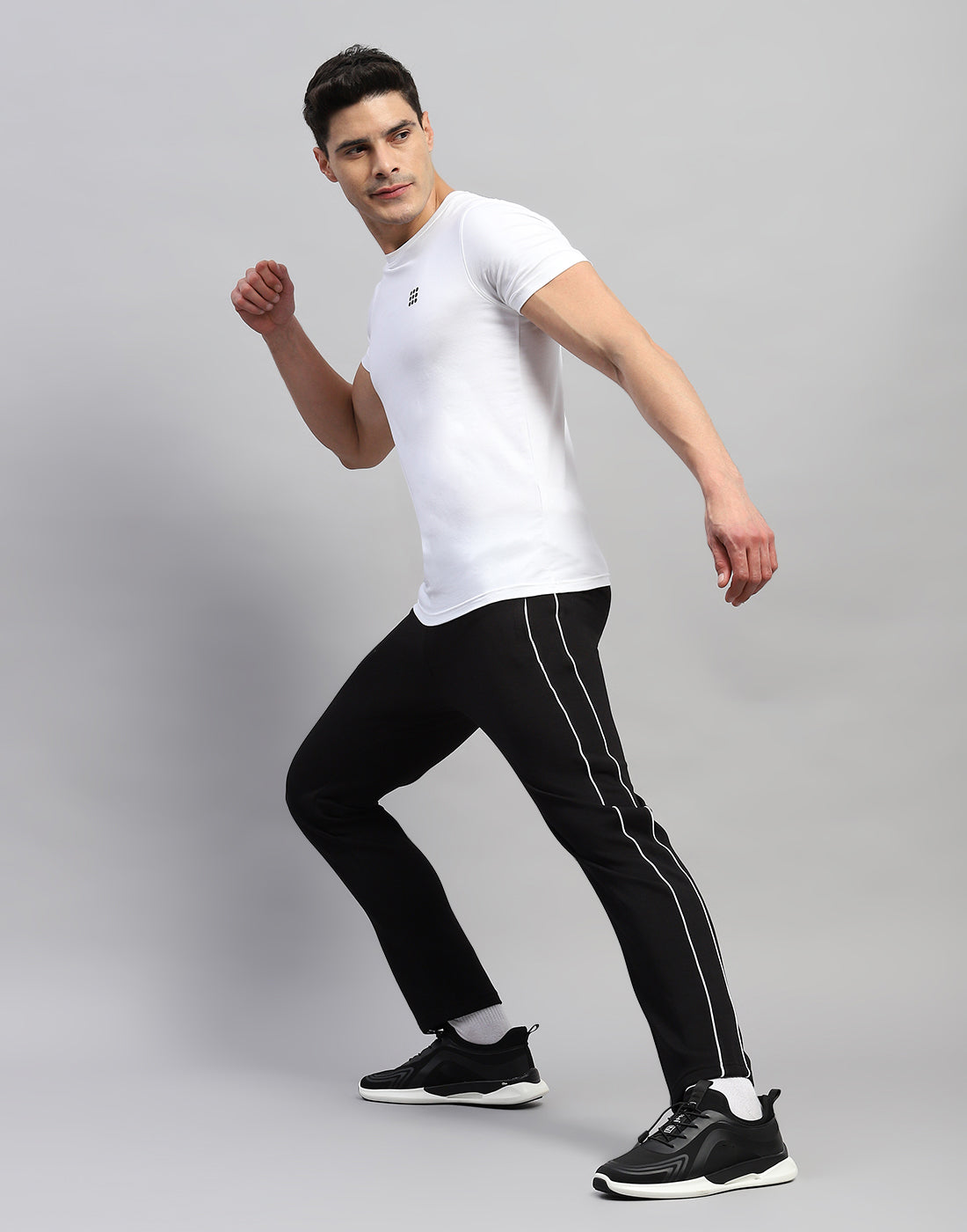 Men Black Solid Regular Fit Lower