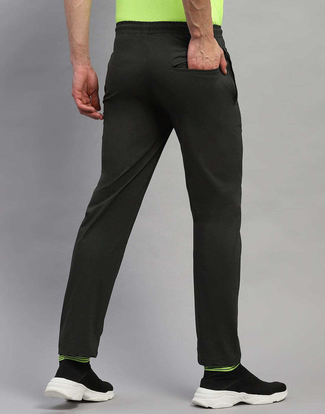 Rock.it Men Olive Solid Regular Fit Lower