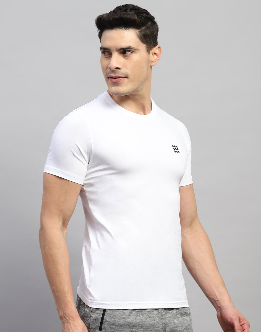 Men White Solid Round Neck Half Sleeve T-Shirt