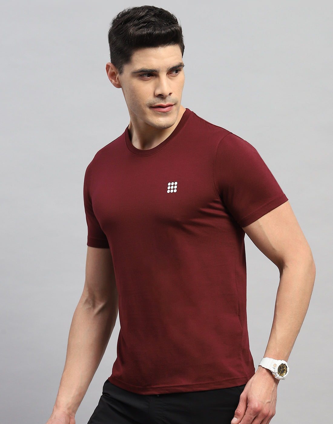 Men Maroon Solid Round Neck Half Sleeve T-Shirt