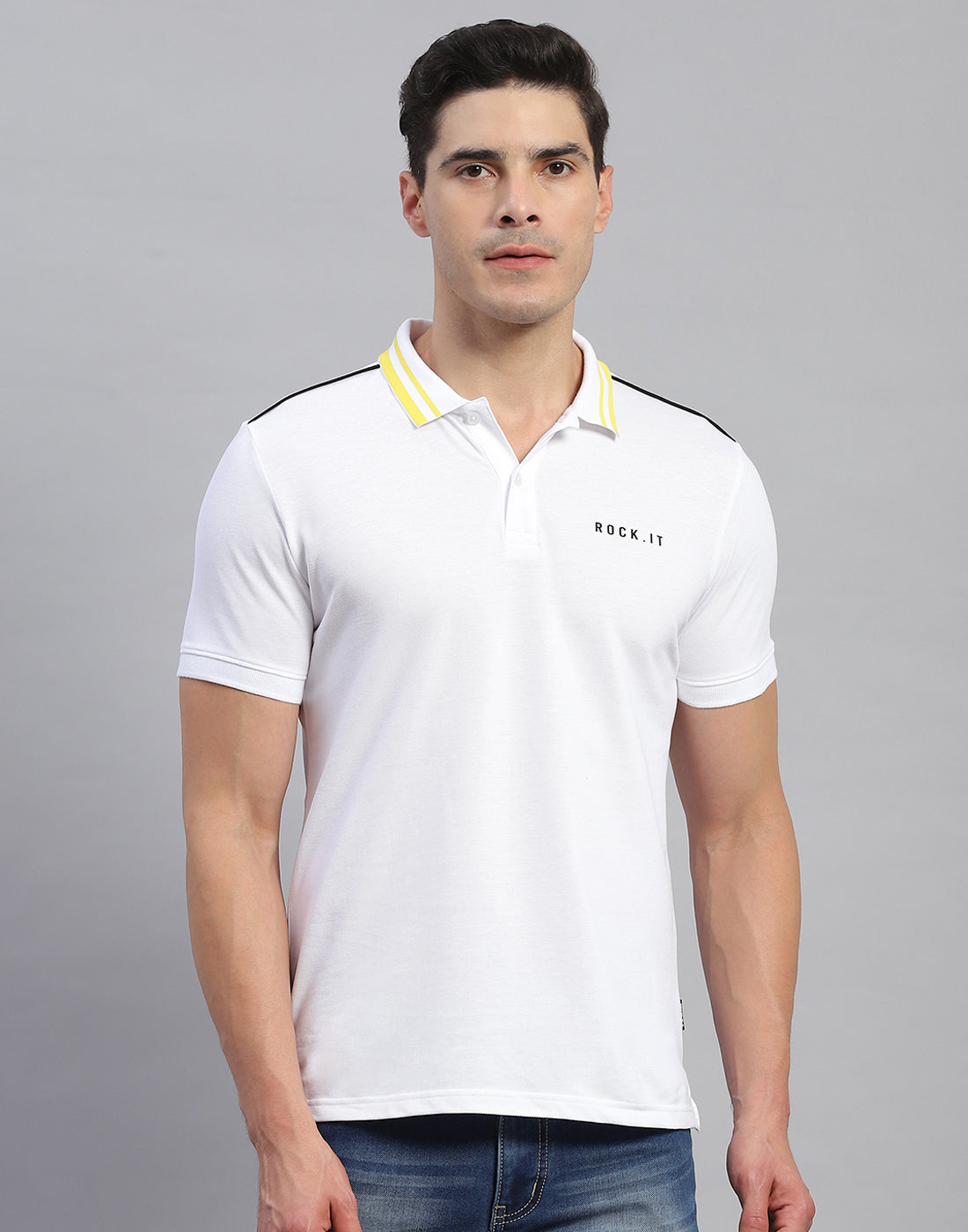 Men White Solid Collar Half Sleeve T-Shirt