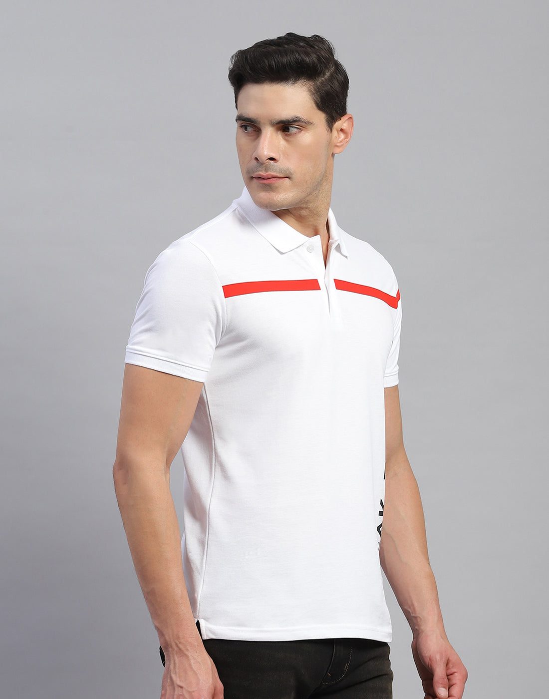 Men White Solid Collar Half Sleeve T-Shirt