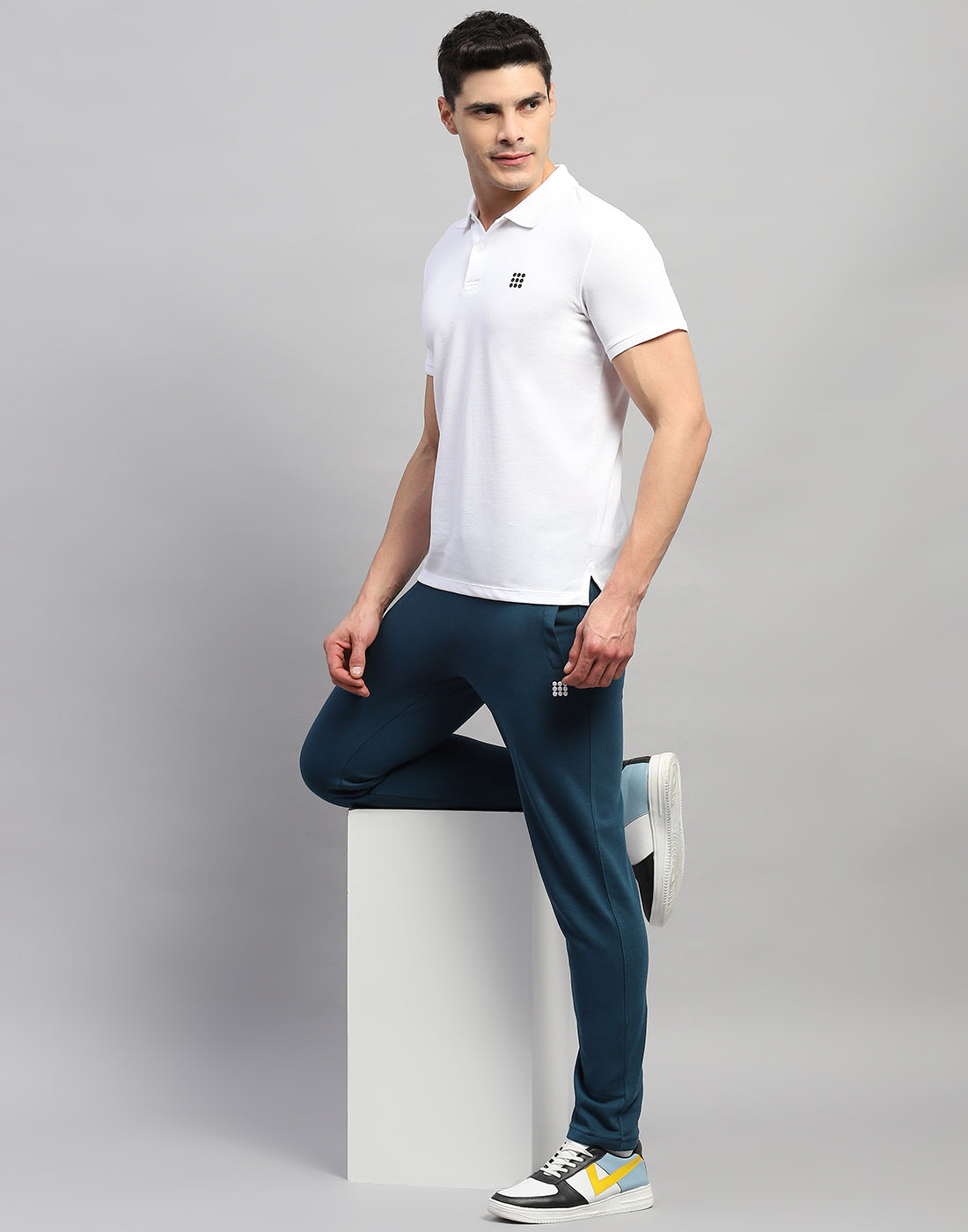 Men Teal Blue Solid Regular Fit Lower