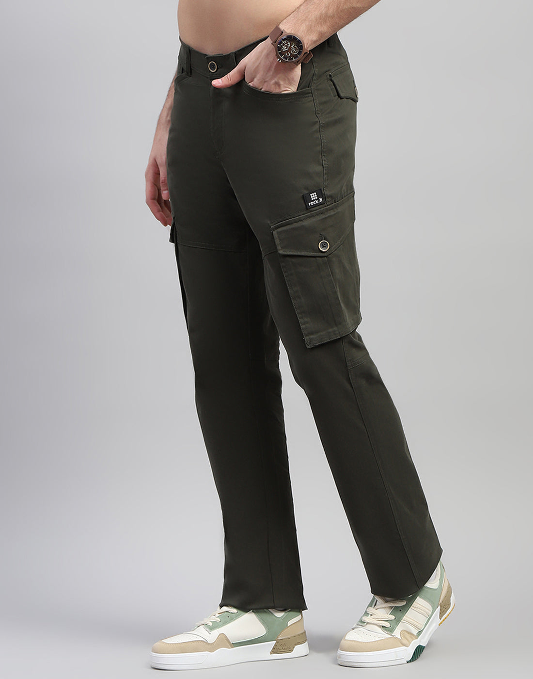 Men Olive Solid Regular Fit Cargo