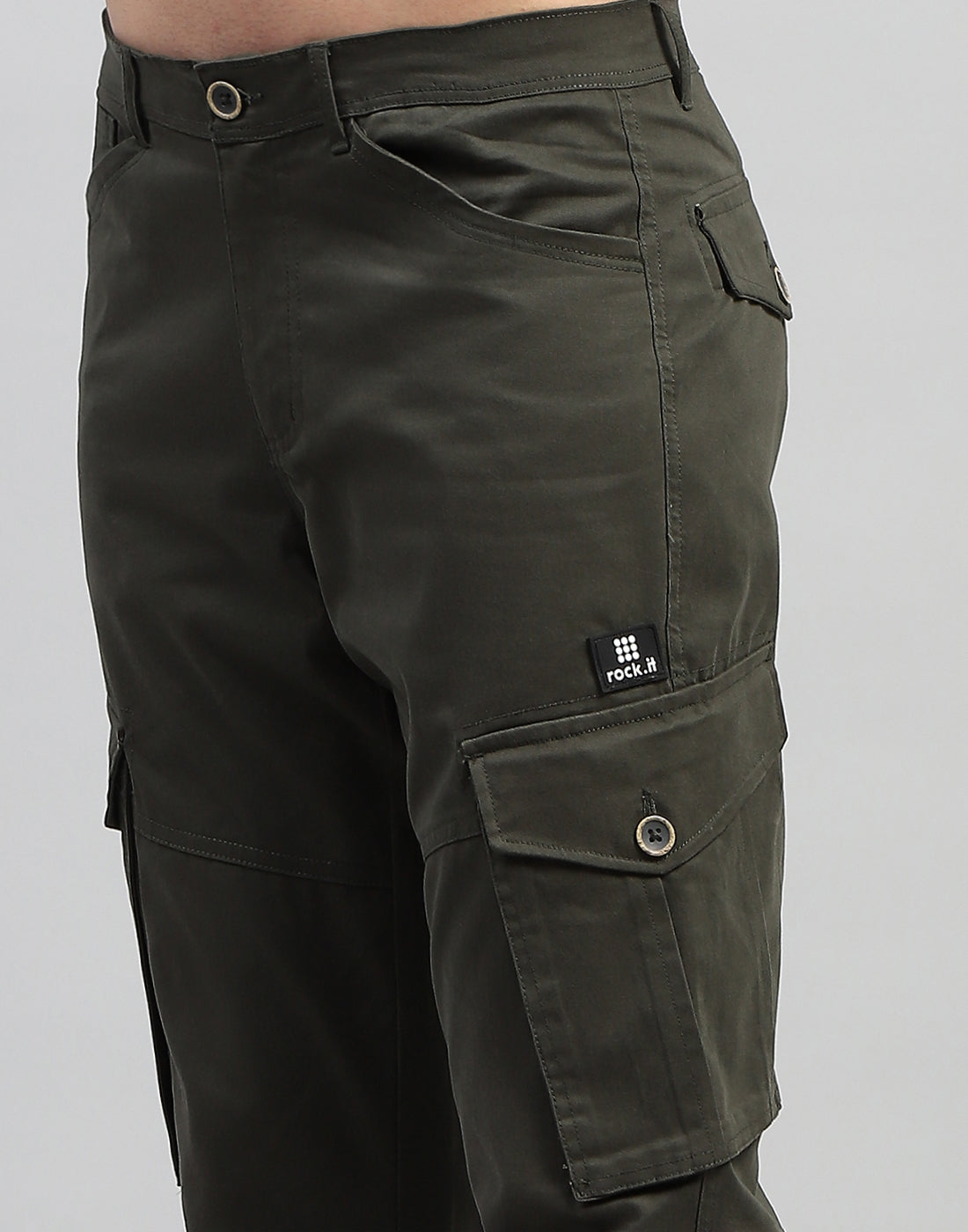 Men Olive Solid Regular Fit Cargo