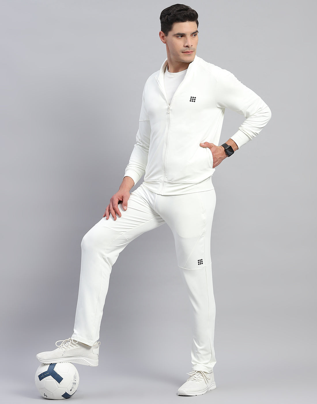 Men Cream Solid Round Neck Full Sleeve Tracksuit