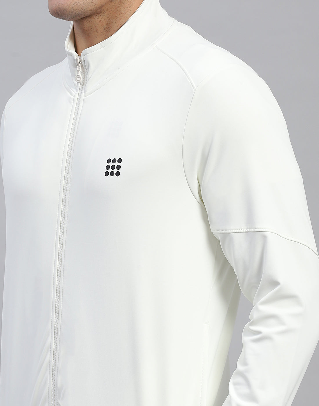 Men Cream Solid Round Neck Full Sleeve Tracksuit
