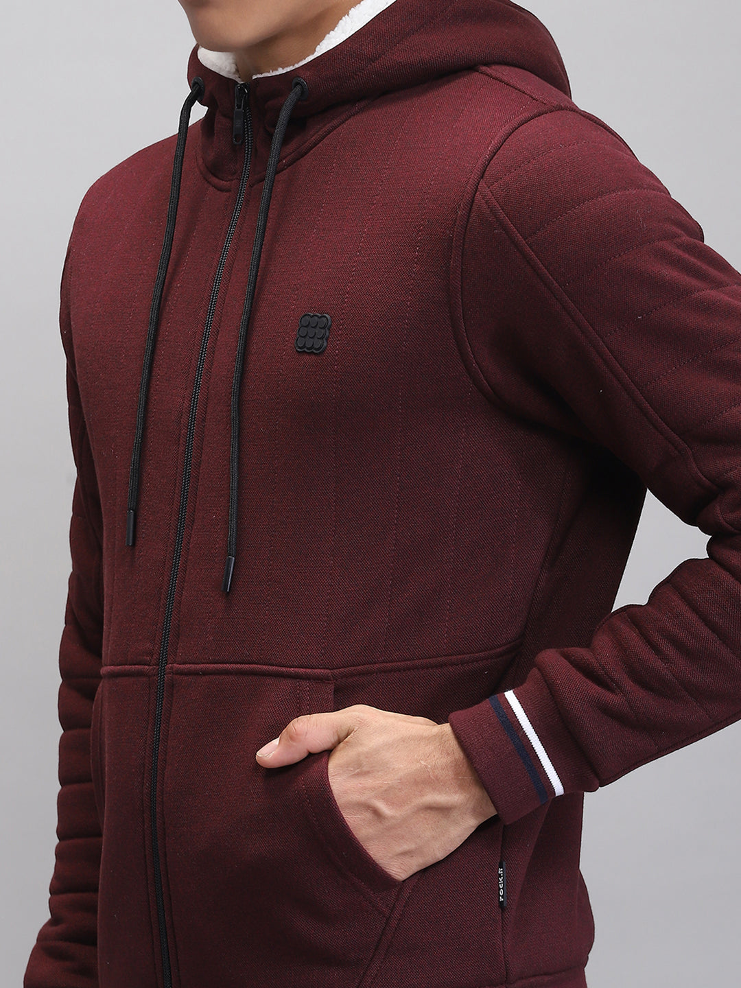 Rock.it Men Maroon Solid Hooded Full Sleeve Sweatshirt