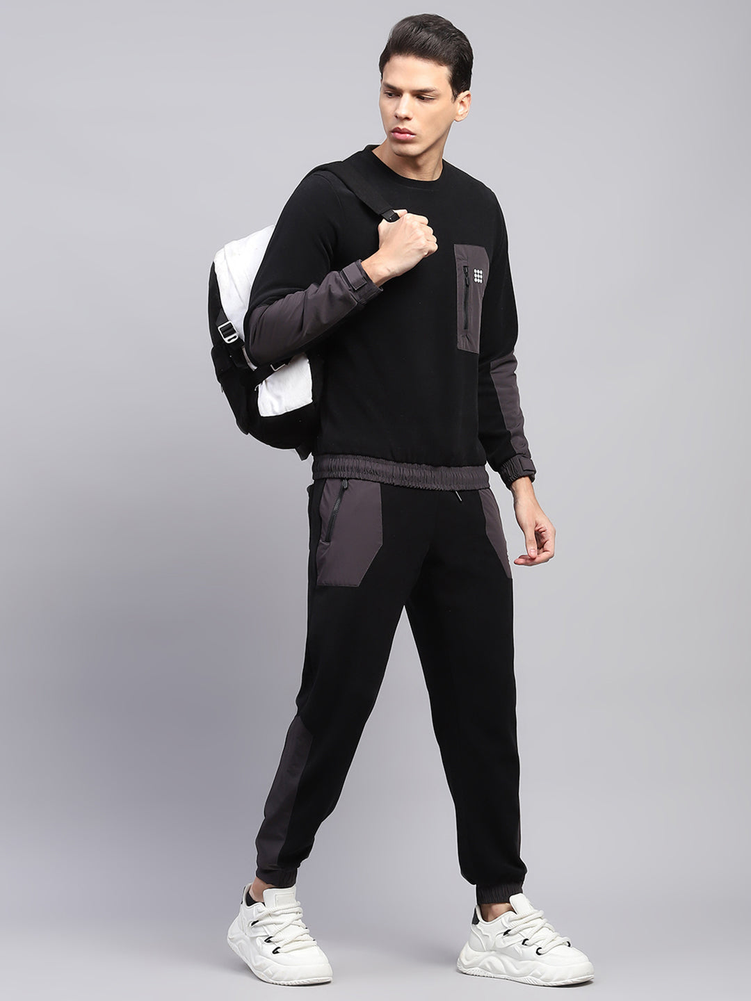 Men Black Solid Round Neck Full Sleeve Winter Tracksuit