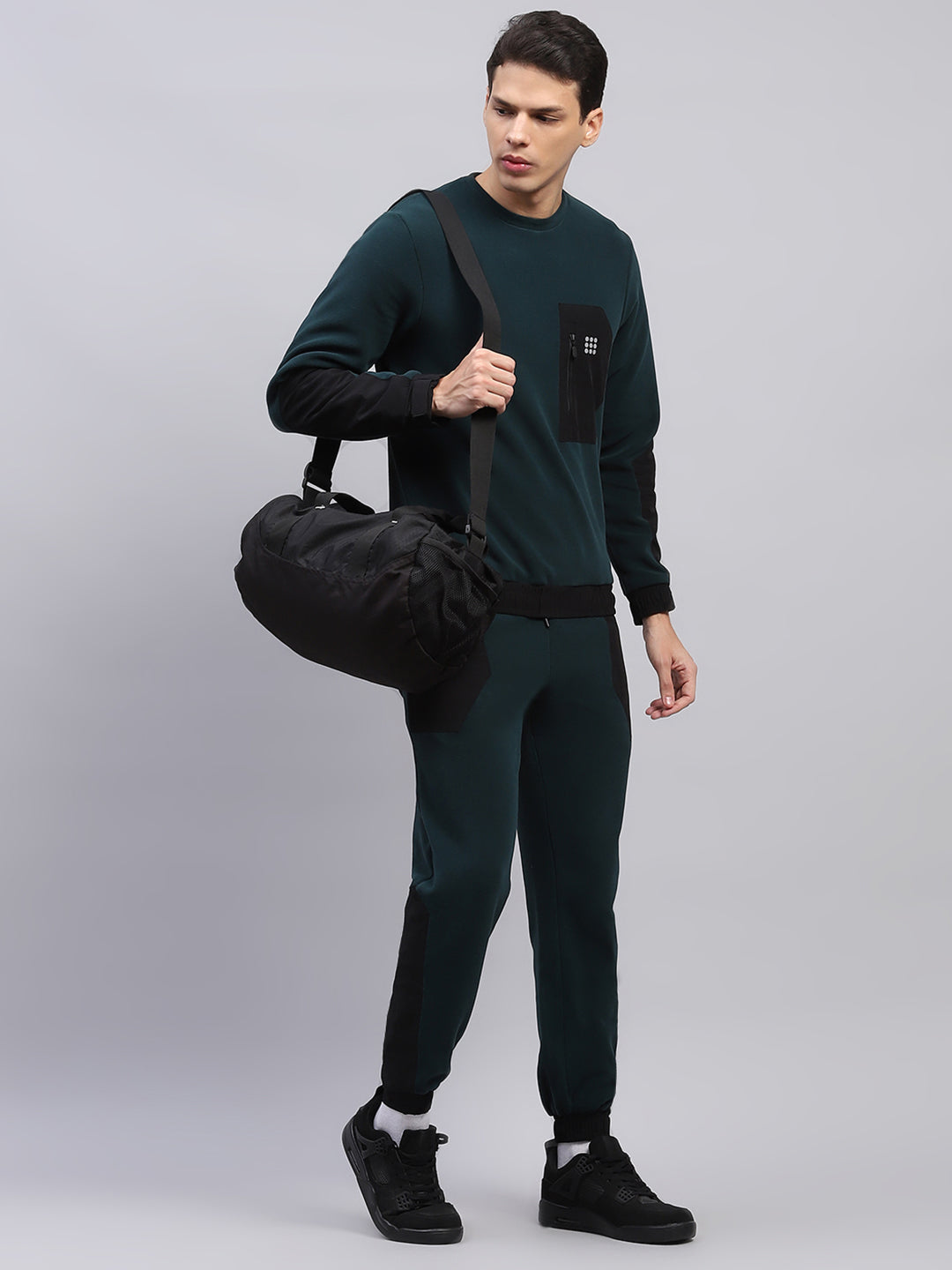 Men Green Solid Round Neck Full Sleeve Winter Tracksuit