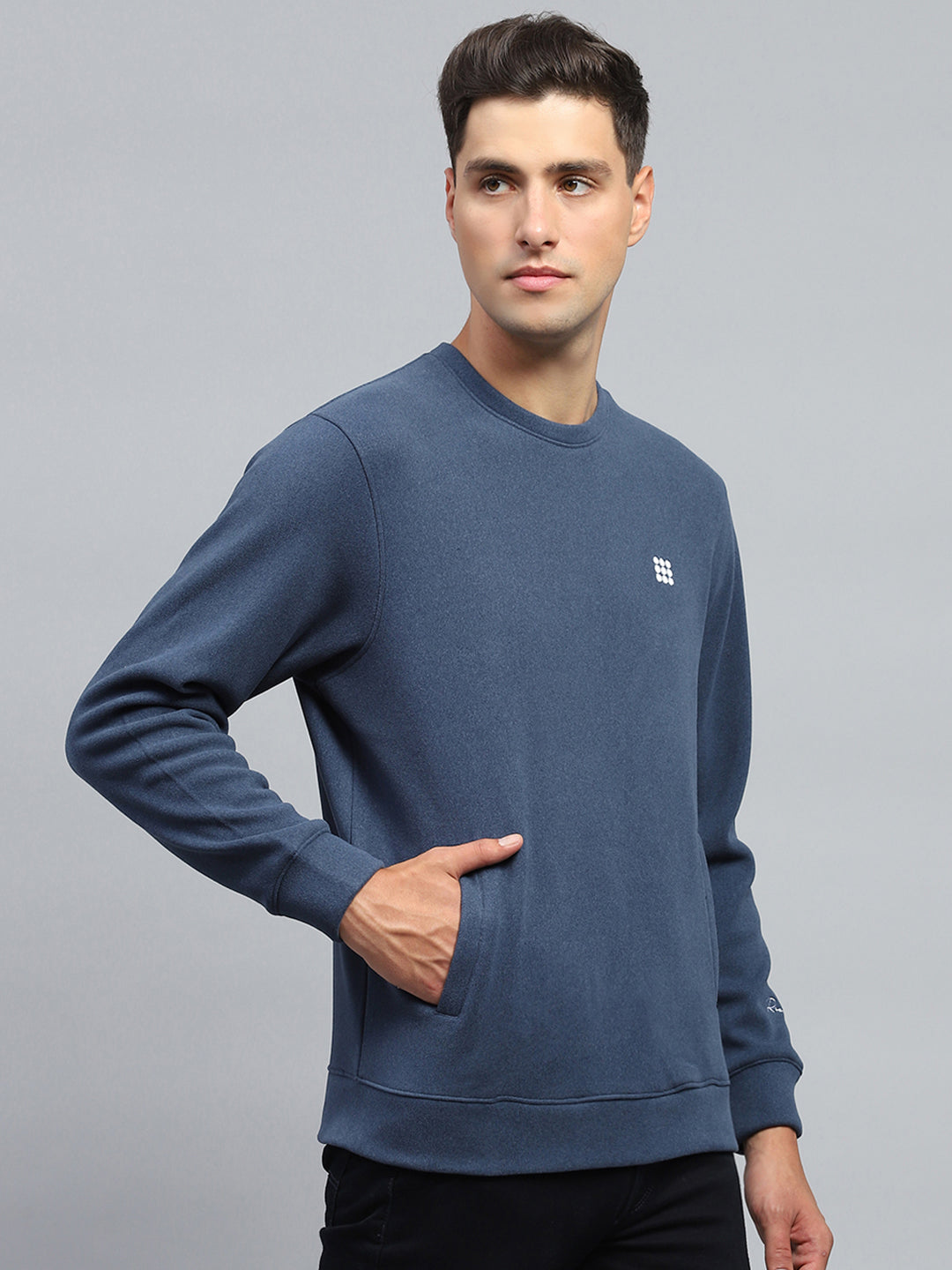 Rock.it Men Blue Solid Round Neck Full Sleeve Sweatshirt