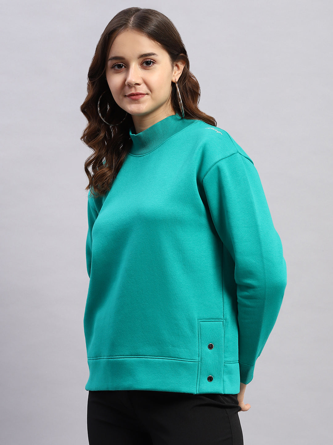 Women Green Solid High Neck Full Sleeve Sweatshirt