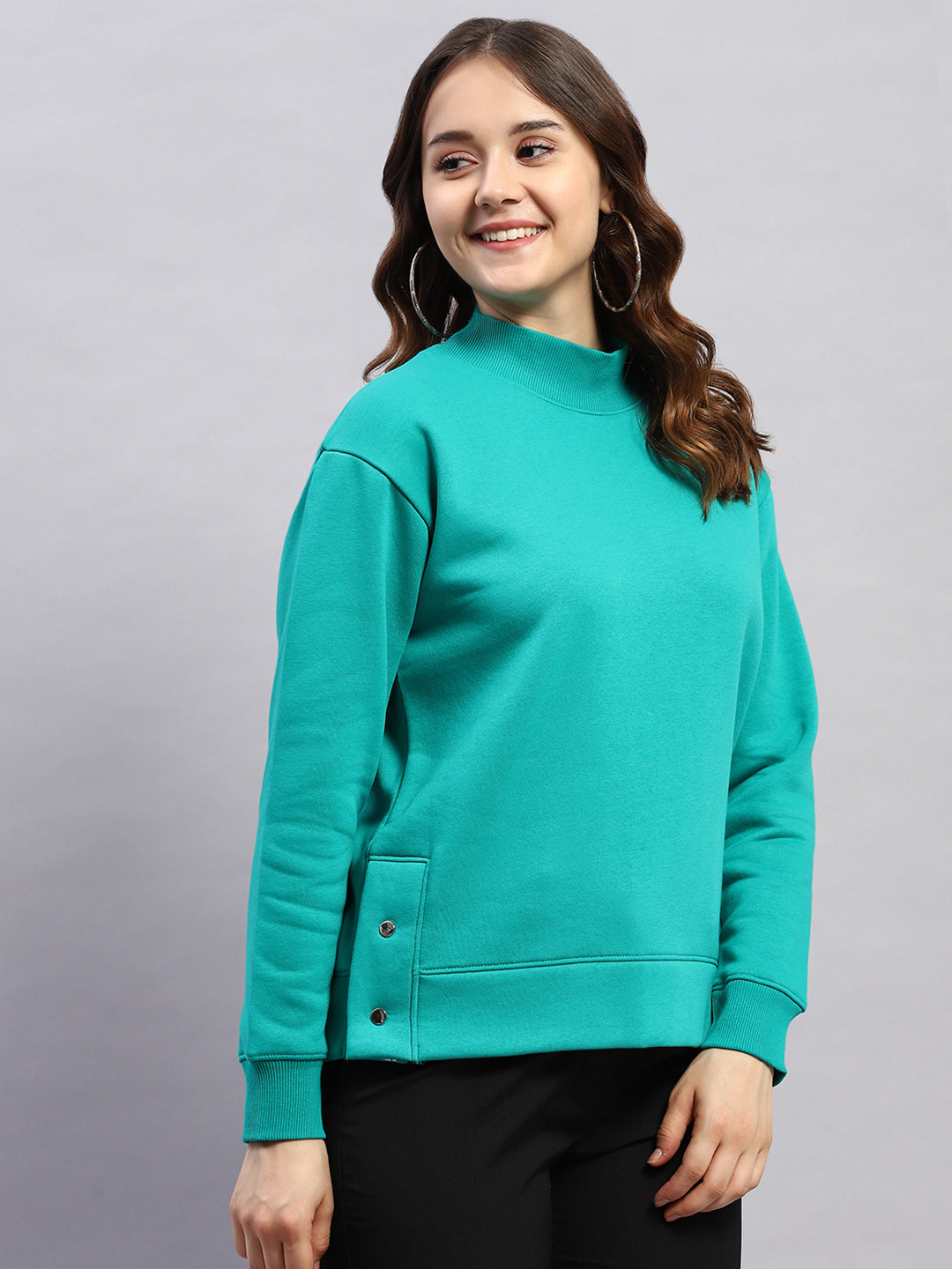 Women Green Solid High Neck Full Sleeve Sweatshirt