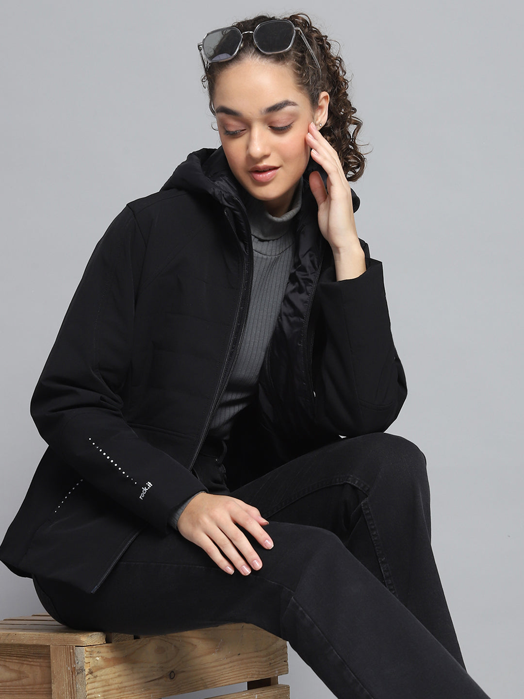 Women Black Solid Hooded Full Sleeve Jacket