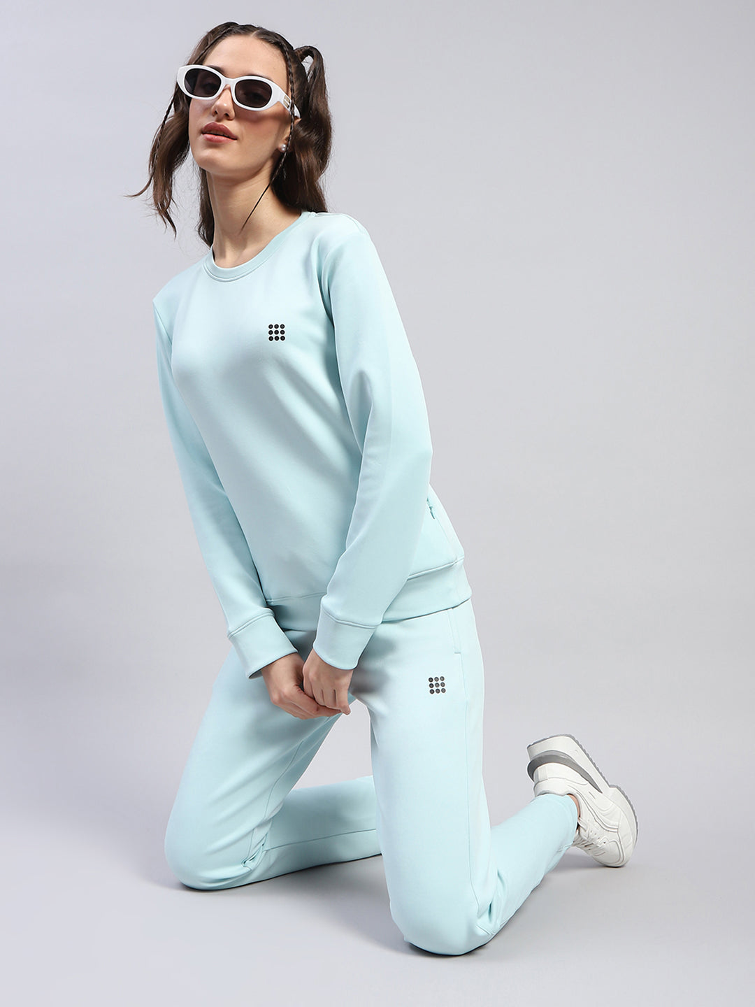 Women Blue Solid Round Neck Full Sleeve Tracksuit