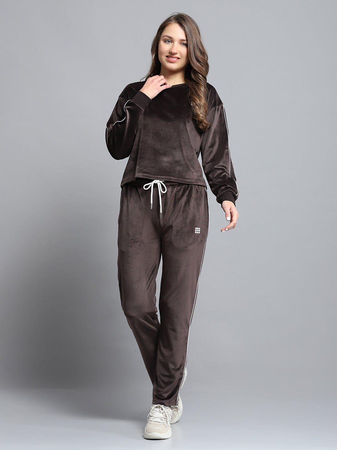 Women Brown Solid Round Neck Full Sleeve Tracksuit
