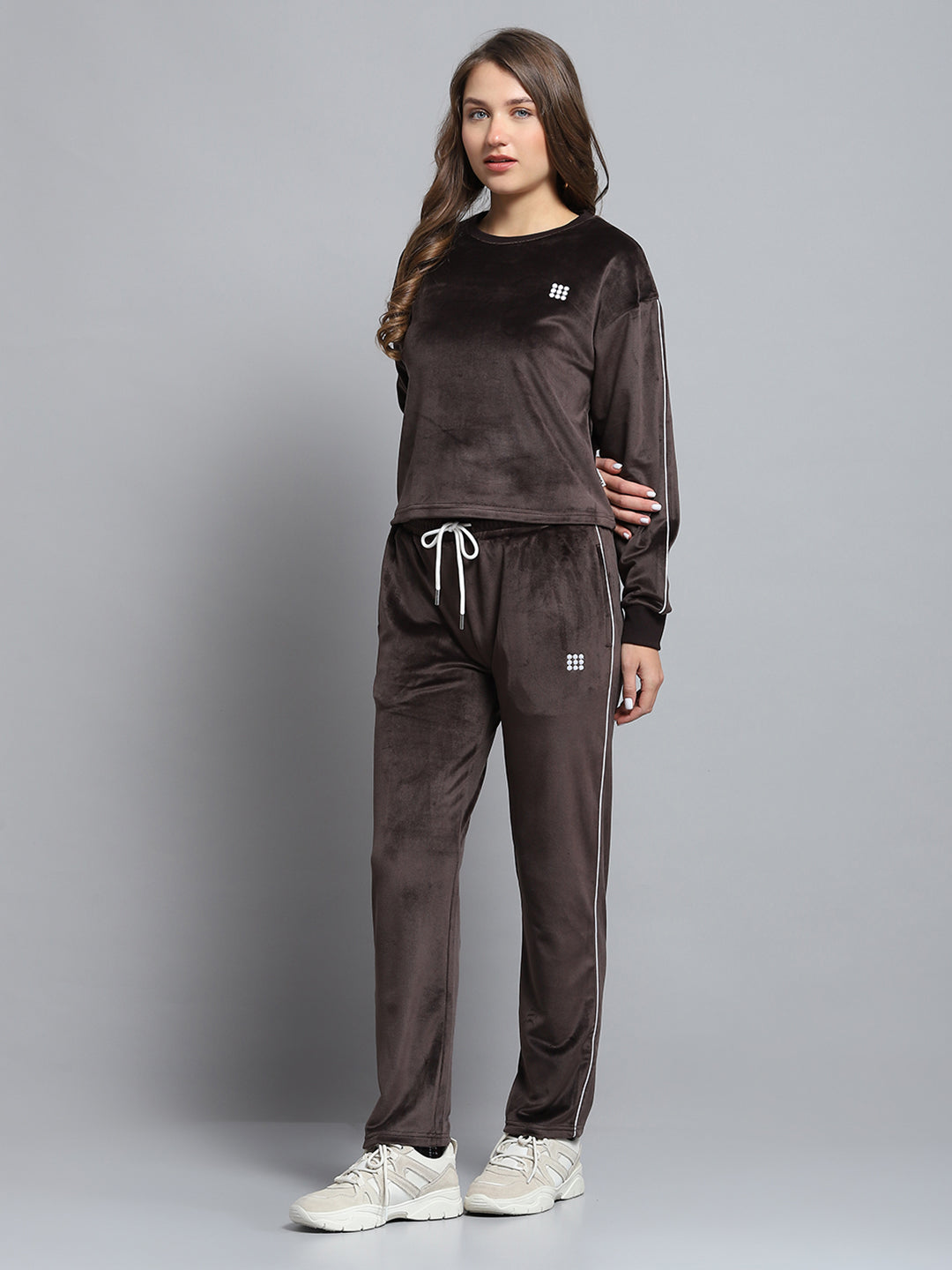 Women Brown Solid Round Neck Full Sleeve Tracksuit