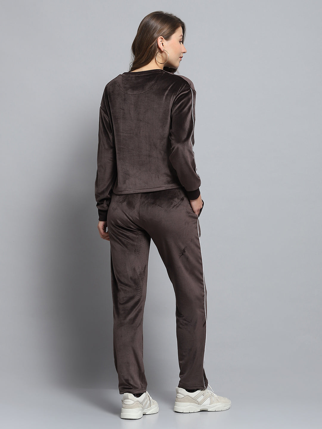 Women Brown Solid Round Neck Full Sleeve Tracksuit