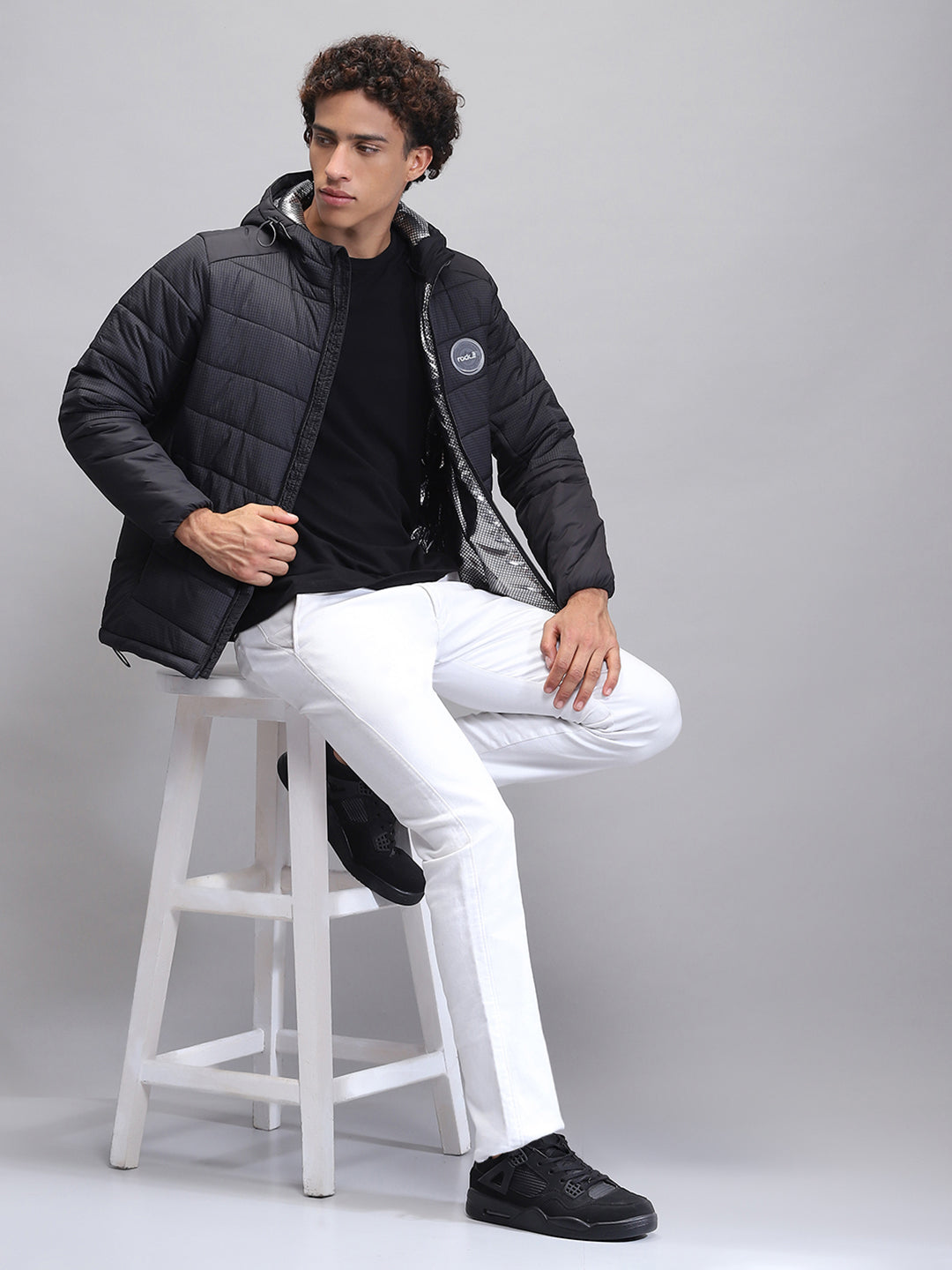 Men Black Solid Hooded Full Sleeve Jacket
