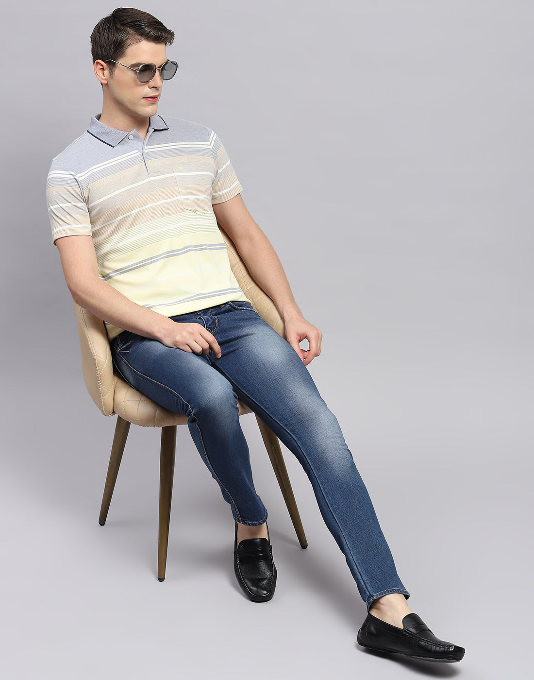 Men Yellow Stripe Collar Neck Half Sleeve T-Shirt