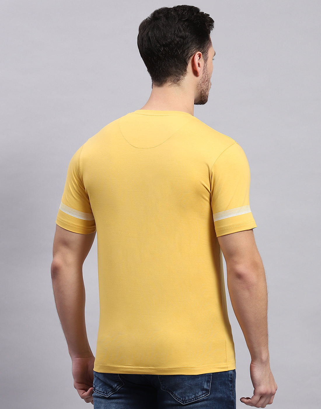 Men Mustard Printed Round Neck Half Sleeve T-Shirt