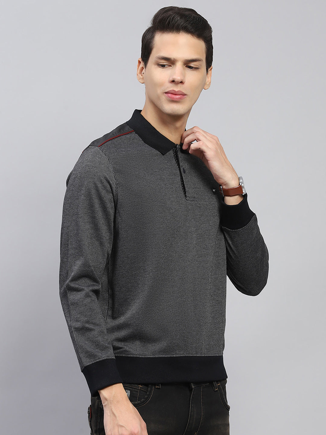 Luxuria Men Black Solid Collar Full Sleeve Winter T-Shirt