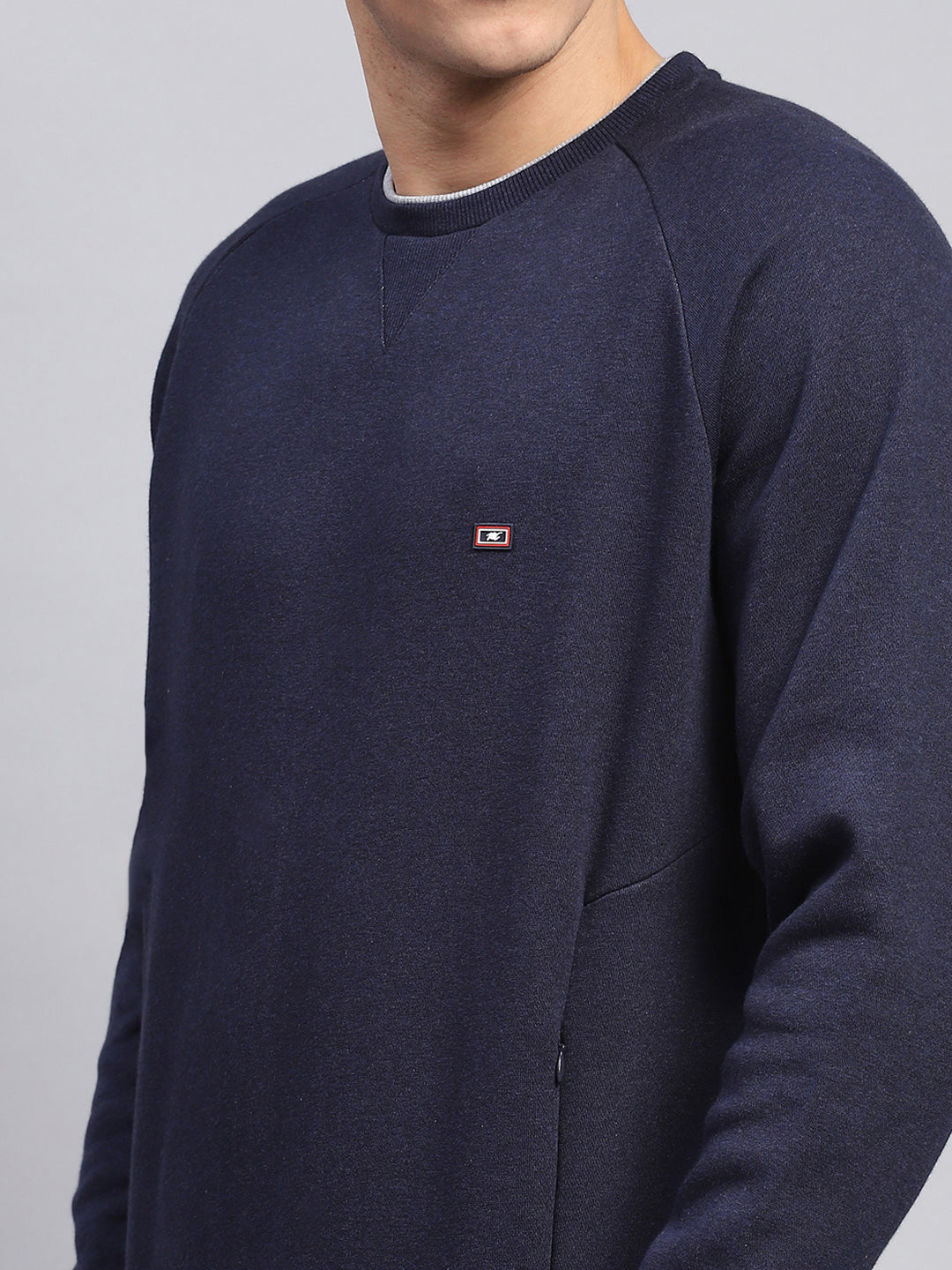 Men Navy Blue Solid Round Neck Full Sleeve Sweatshirt