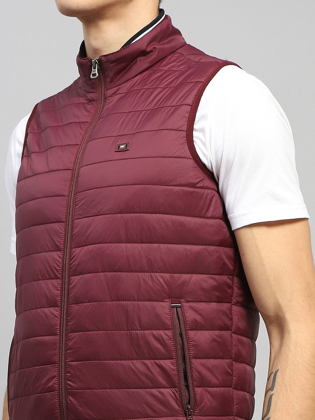 Men Maroon Solid Mock Neck Sleeveless Jacket