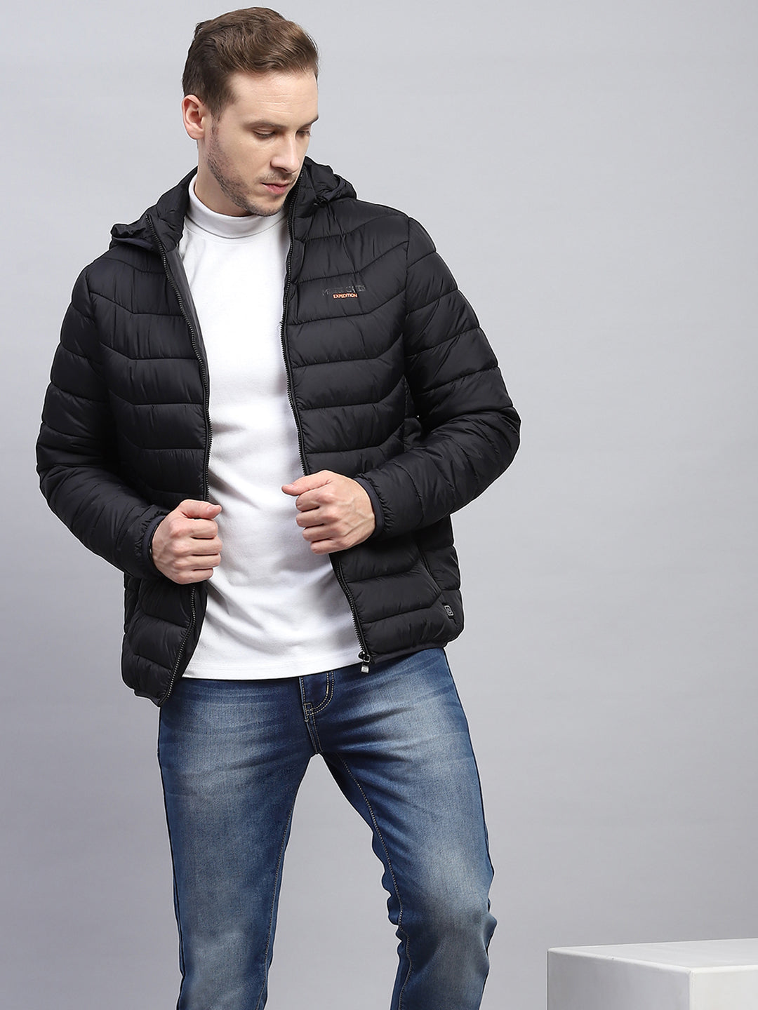 Men Black Solid Hooded Full Sleeve Jacket