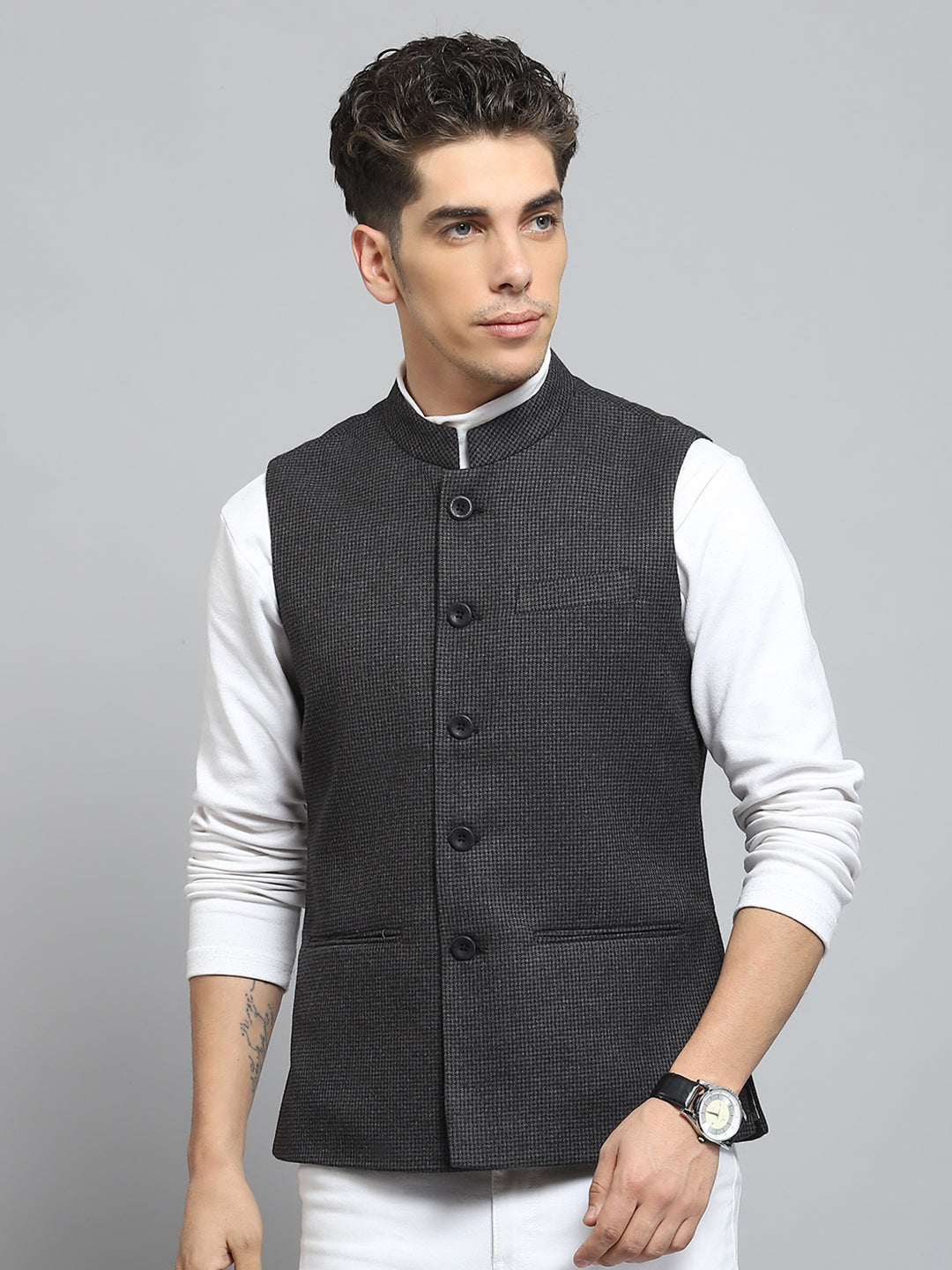 Men Charcoal Solid Band Collar Sleeveless Jacket