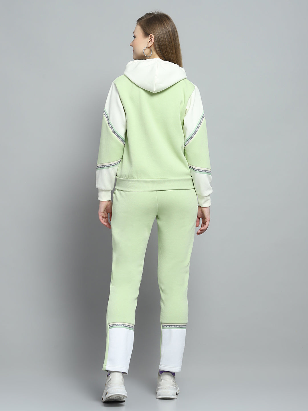 Women Green Solid Hooded Full Sleeve Tracksuit