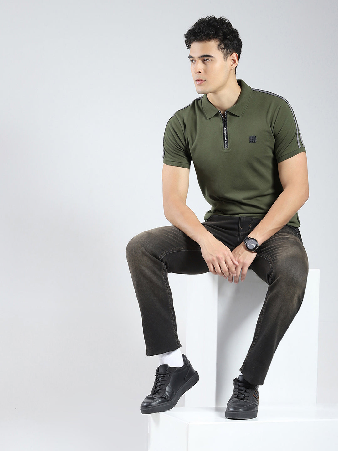 Rock.it Men Olive Solid Collar Half Sleeve T-Shirt