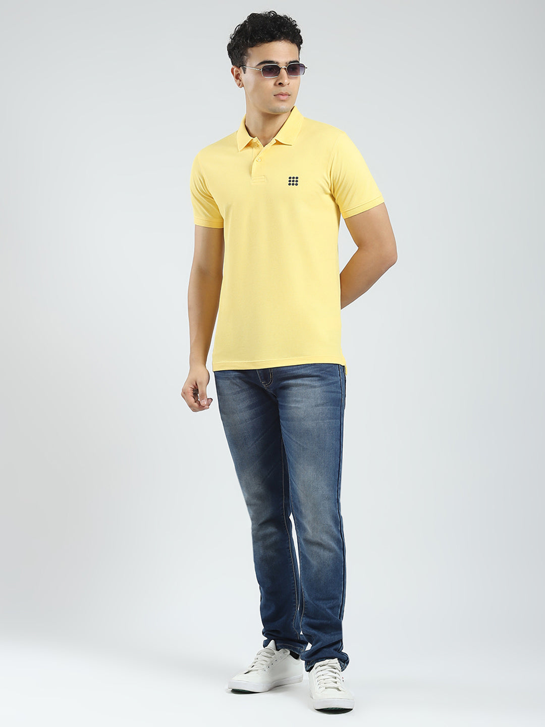 Men Yellow Solid Collar Half Sleeve T-Shirt