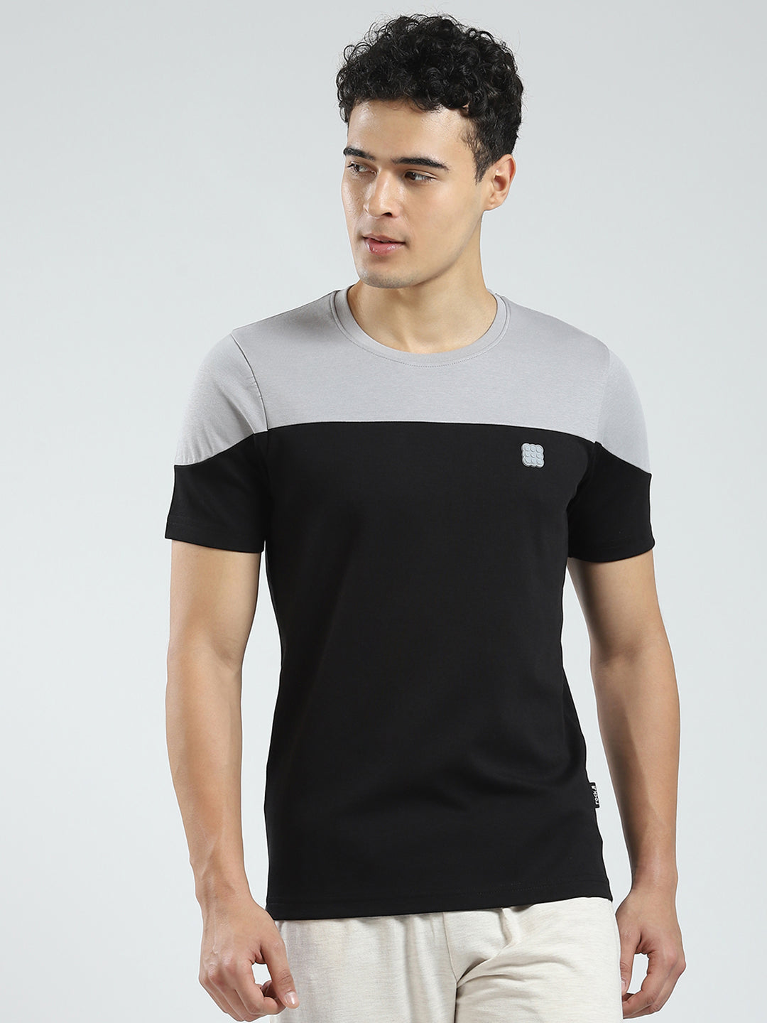 Men Black Solid Round Neck Half Sleeve T-Shirt