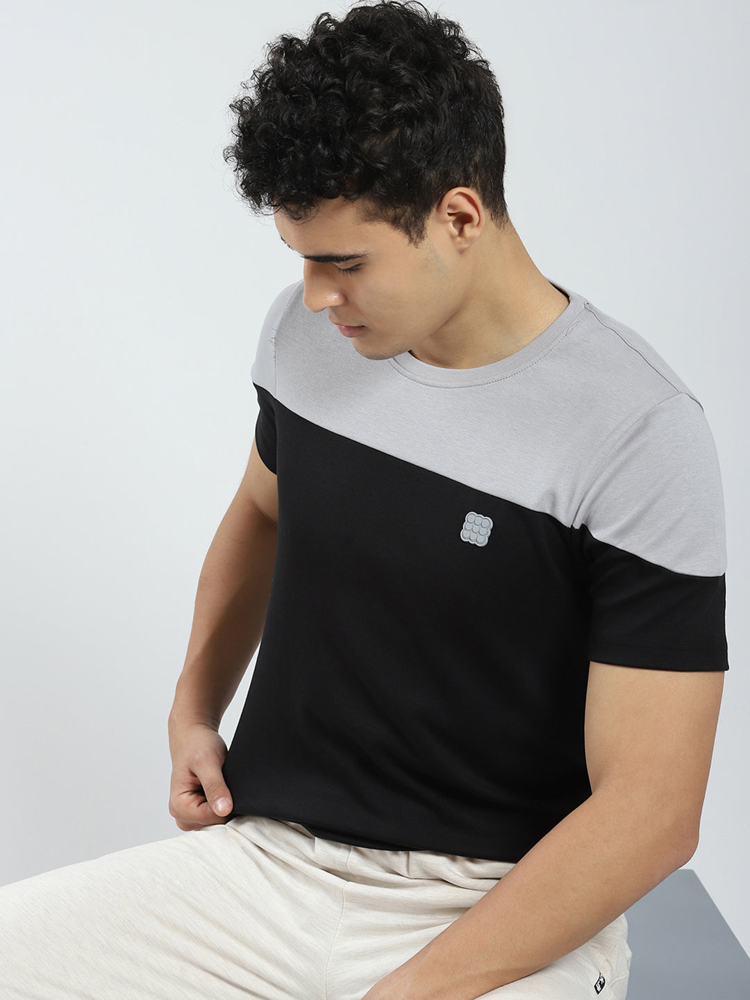Men Black Solid Round Neck Half Sleeve T-Shirt