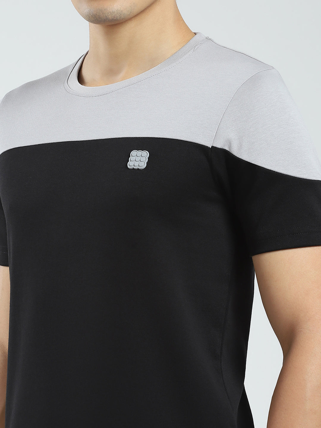 Men Black Solid Round Neck Half Sleeve T-Shirt