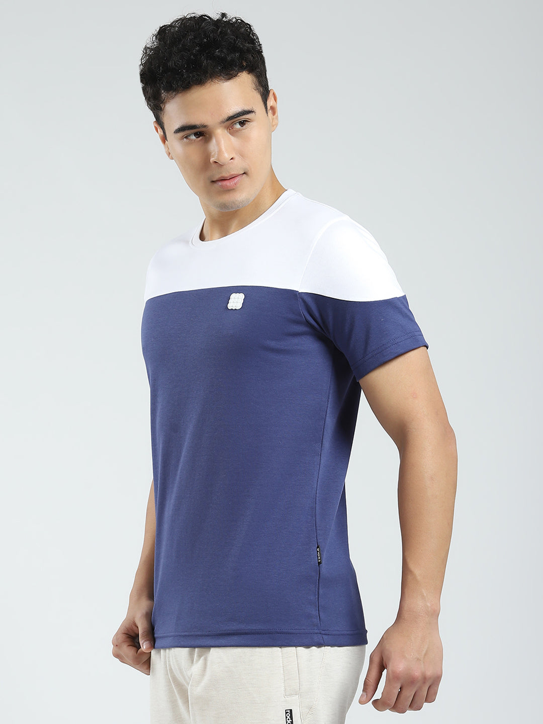Men Blue Solid Round Neck Half Sleeve T-Shirt