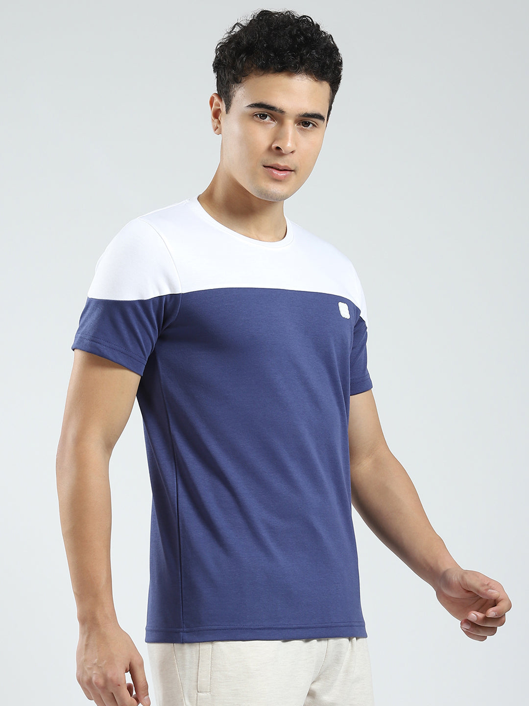 Men Blue Solid Round Neck Half Sleeve T-Shirt
