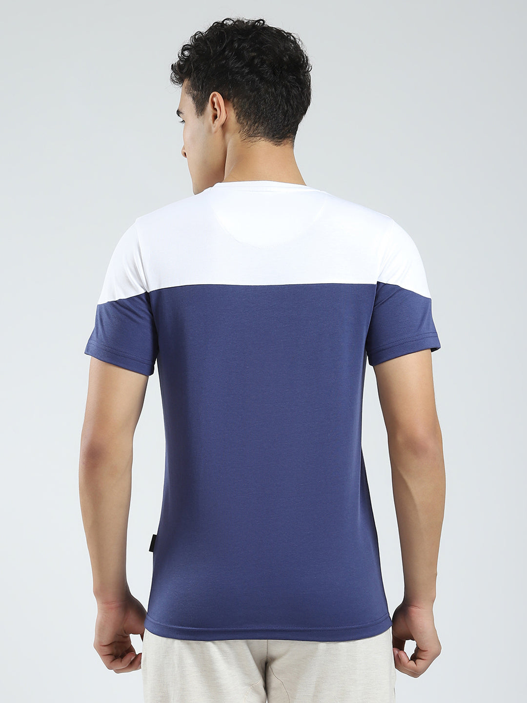 Men Blue Solid Round Neck Half Sleeve T-Shirt