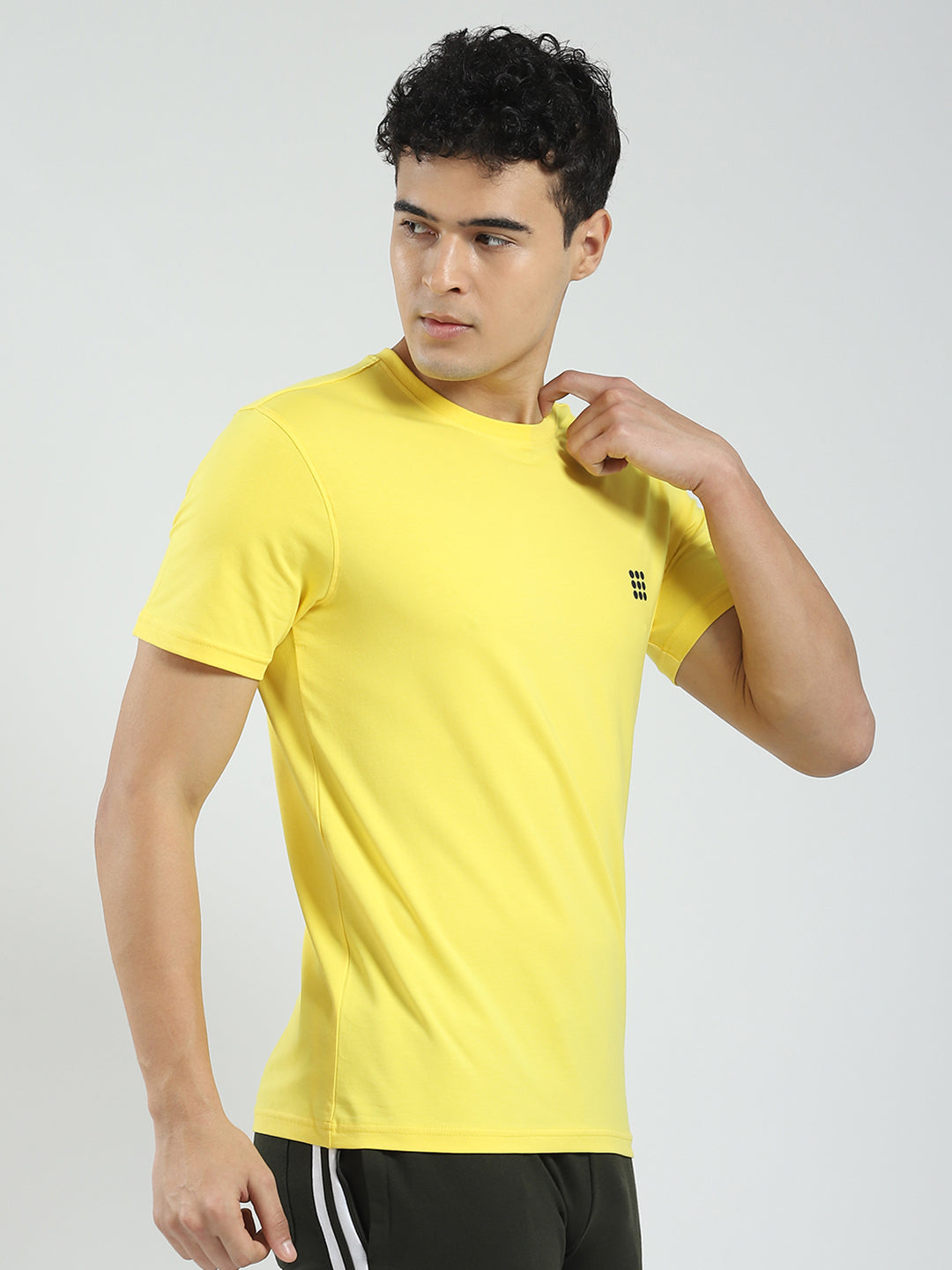 Men Yellow Solid Round Neck Half Sleeve T-Shirt