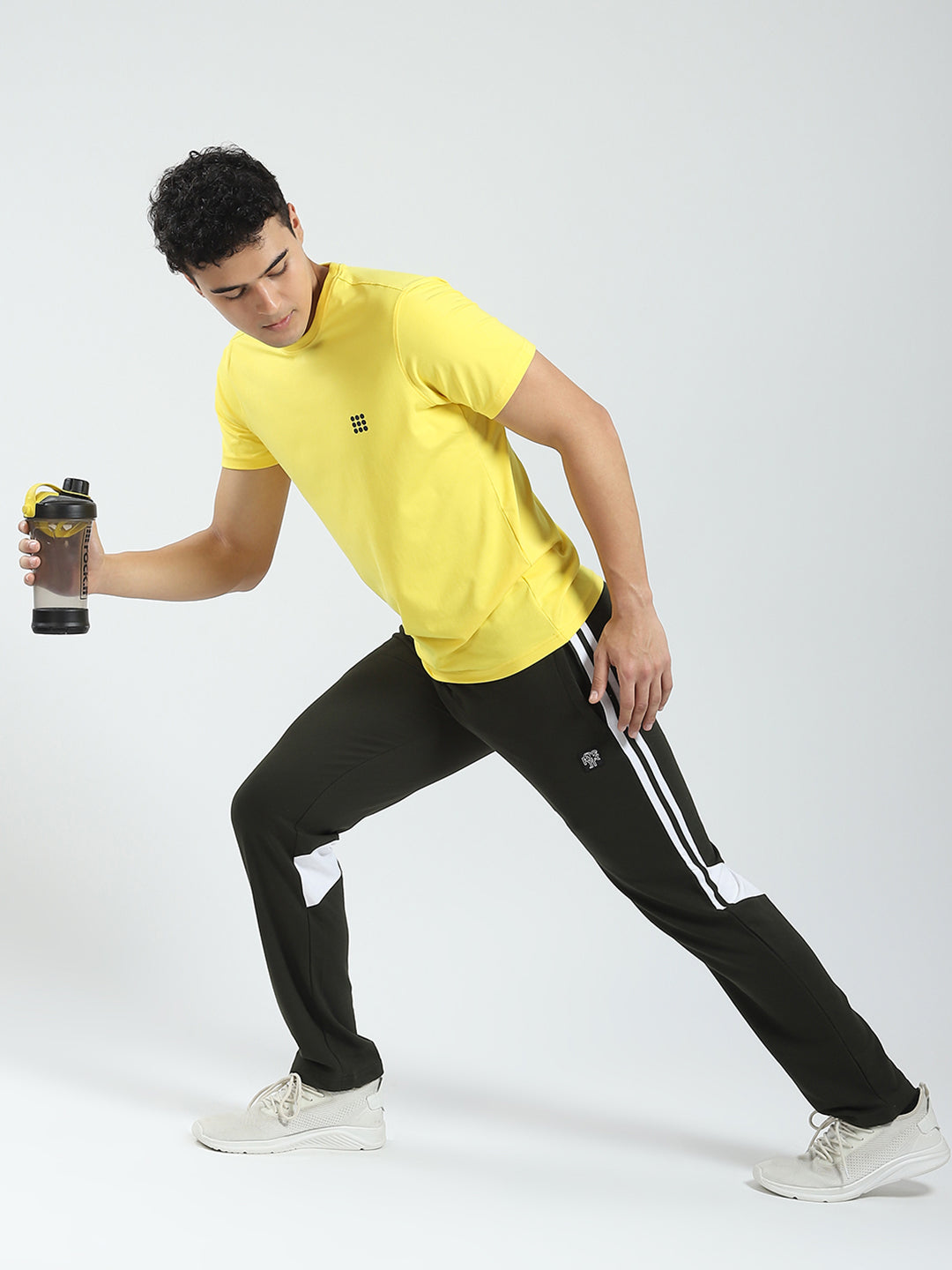 Men Yellow Solid Round Neck Half Sleeve T-Shirt