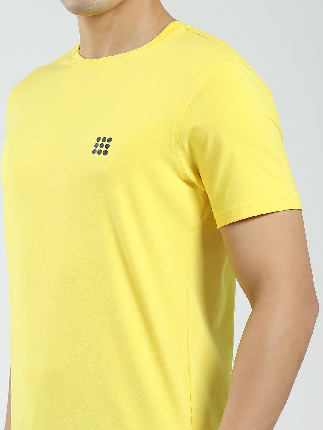 Men Yellow Solid Round Neck Half Sleeve T-Shirt