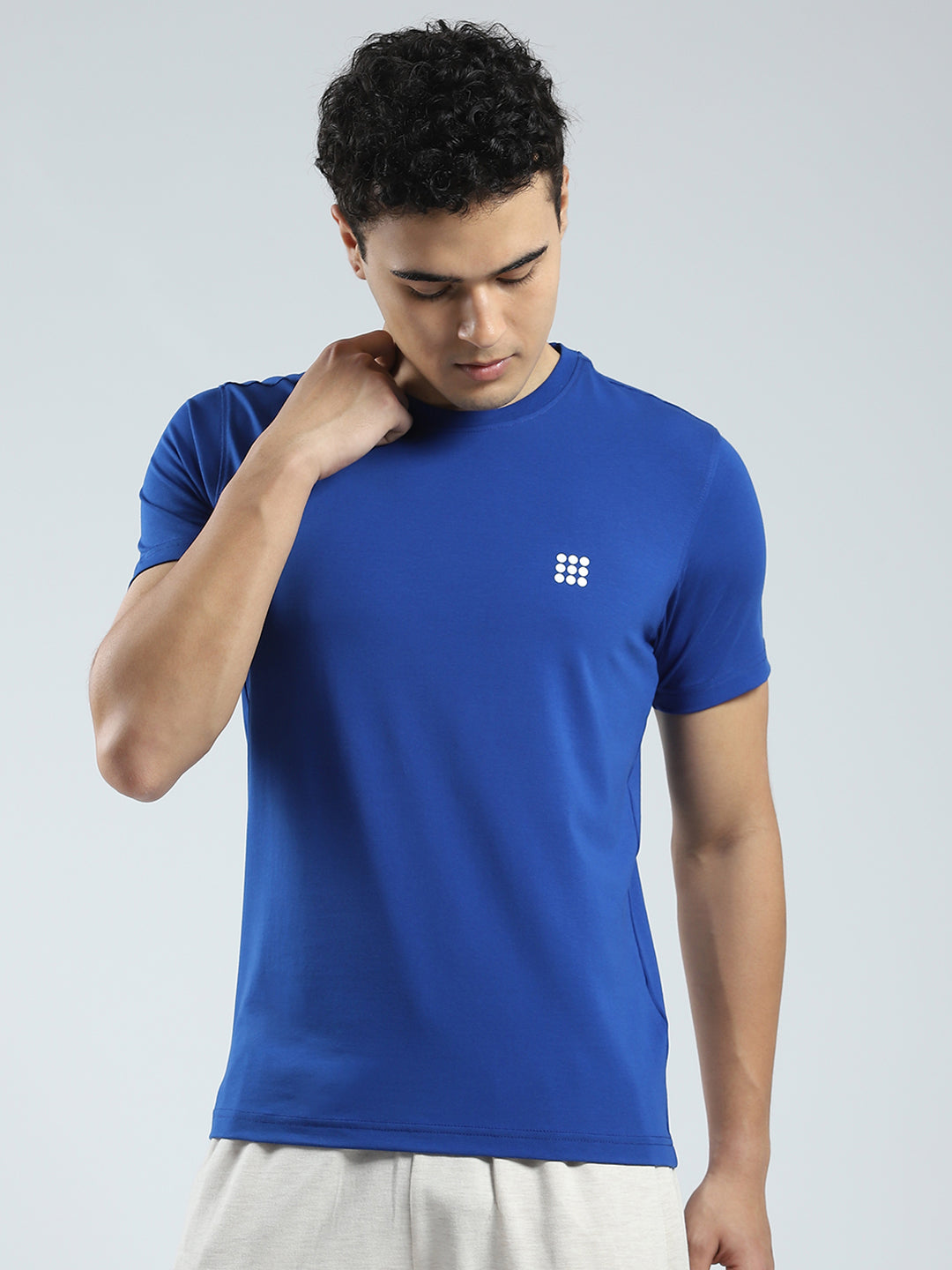 Men Blue Solid Round Neck Half Sleeve T-Shirt
